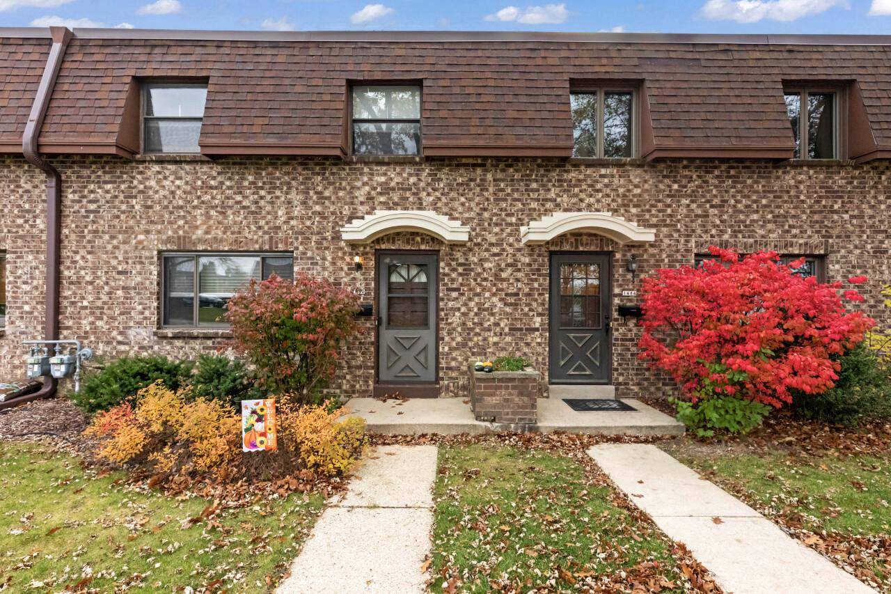 New Berlin, WI 53151,1482 S Coachlight DRIVE