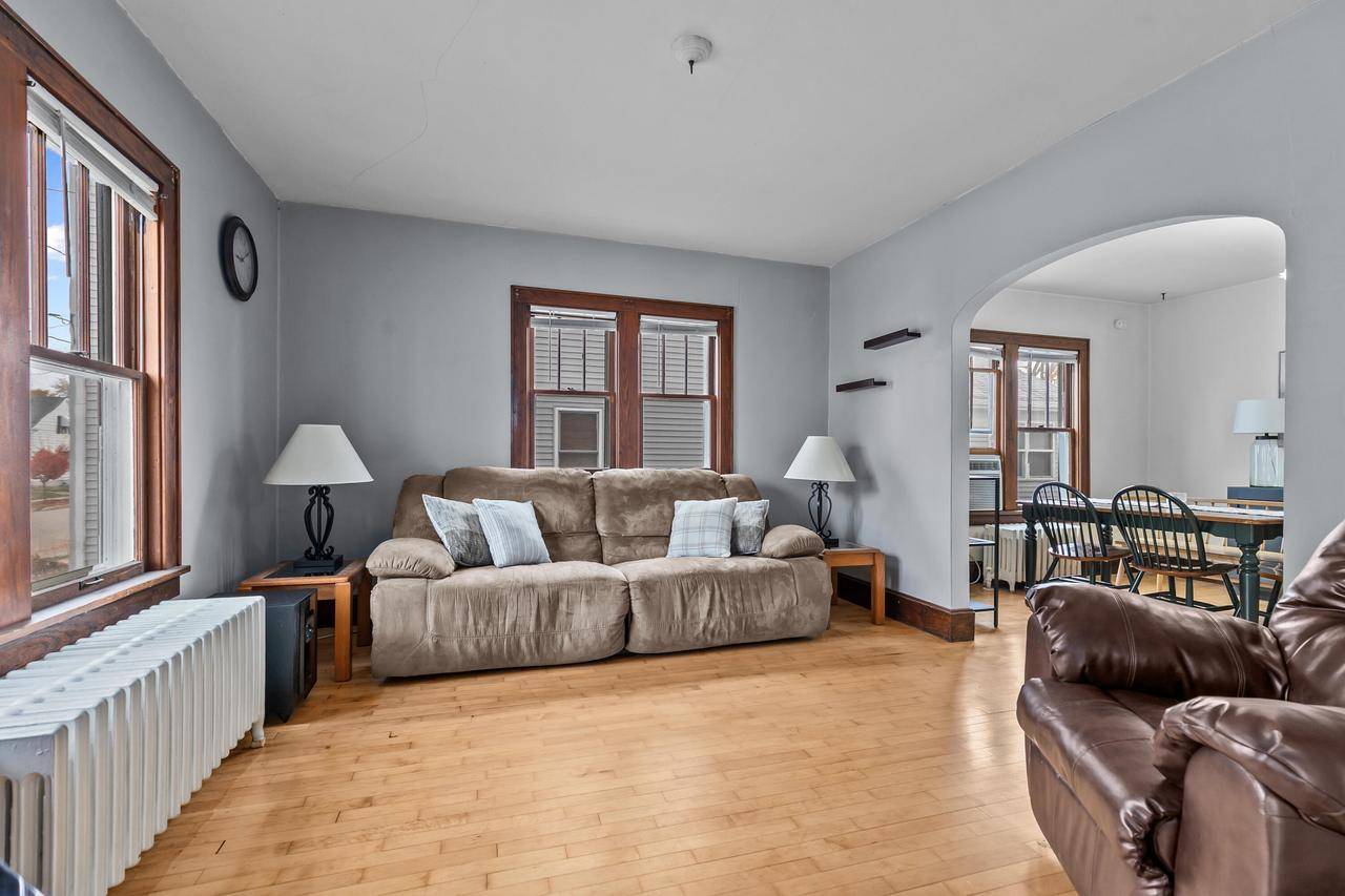 Oshkosh, WI 54902,919 W 5th AVENUE