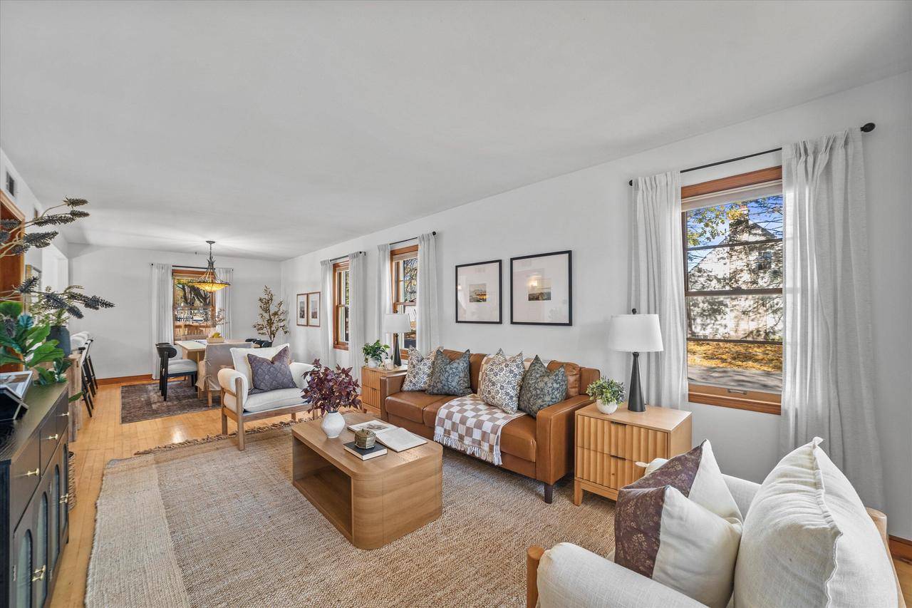 Milwaukee, WI 53222,2879 N 79th STREET