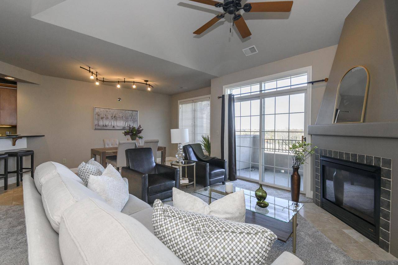 Waukesha, WI 53188,2912 N University DRIVE #305