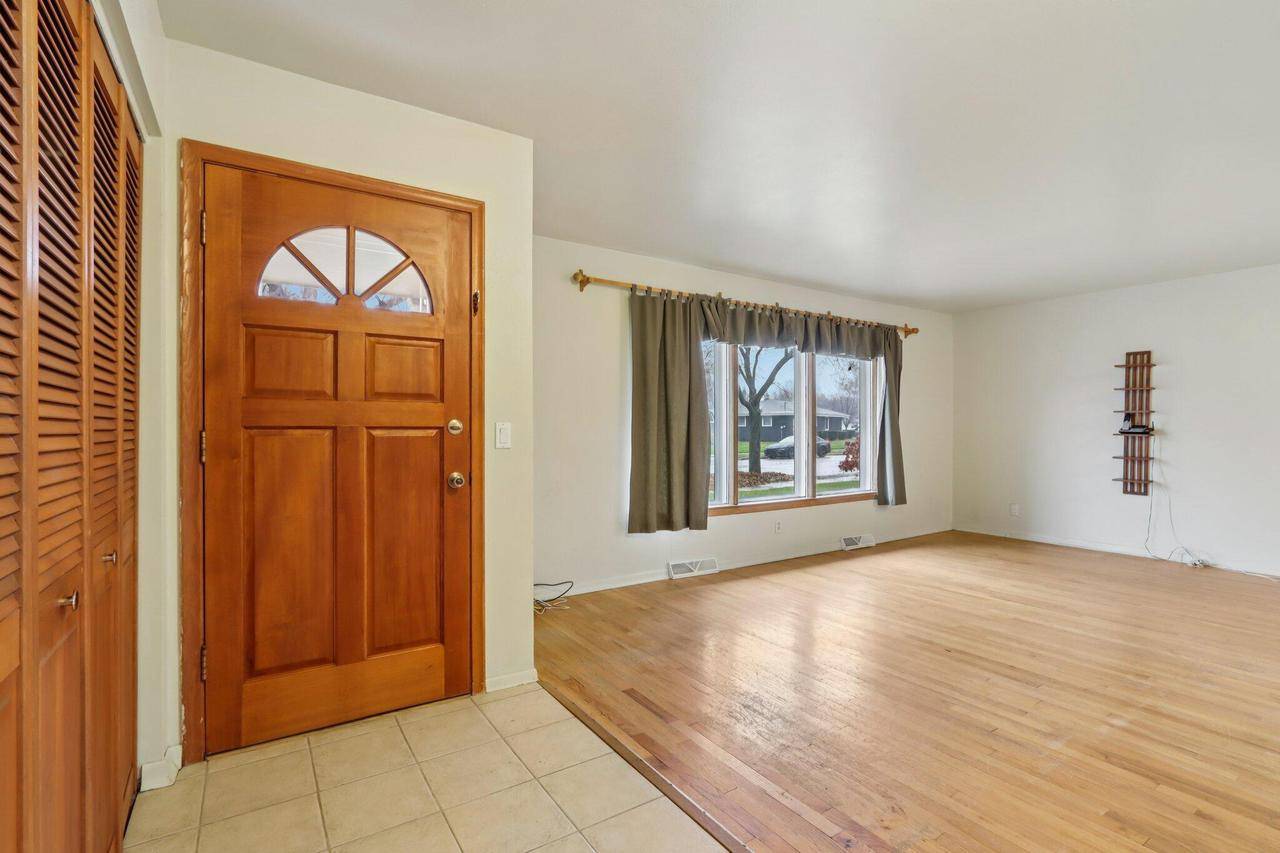 Waukesha, WI 53189,1705 Chapman DRIVE