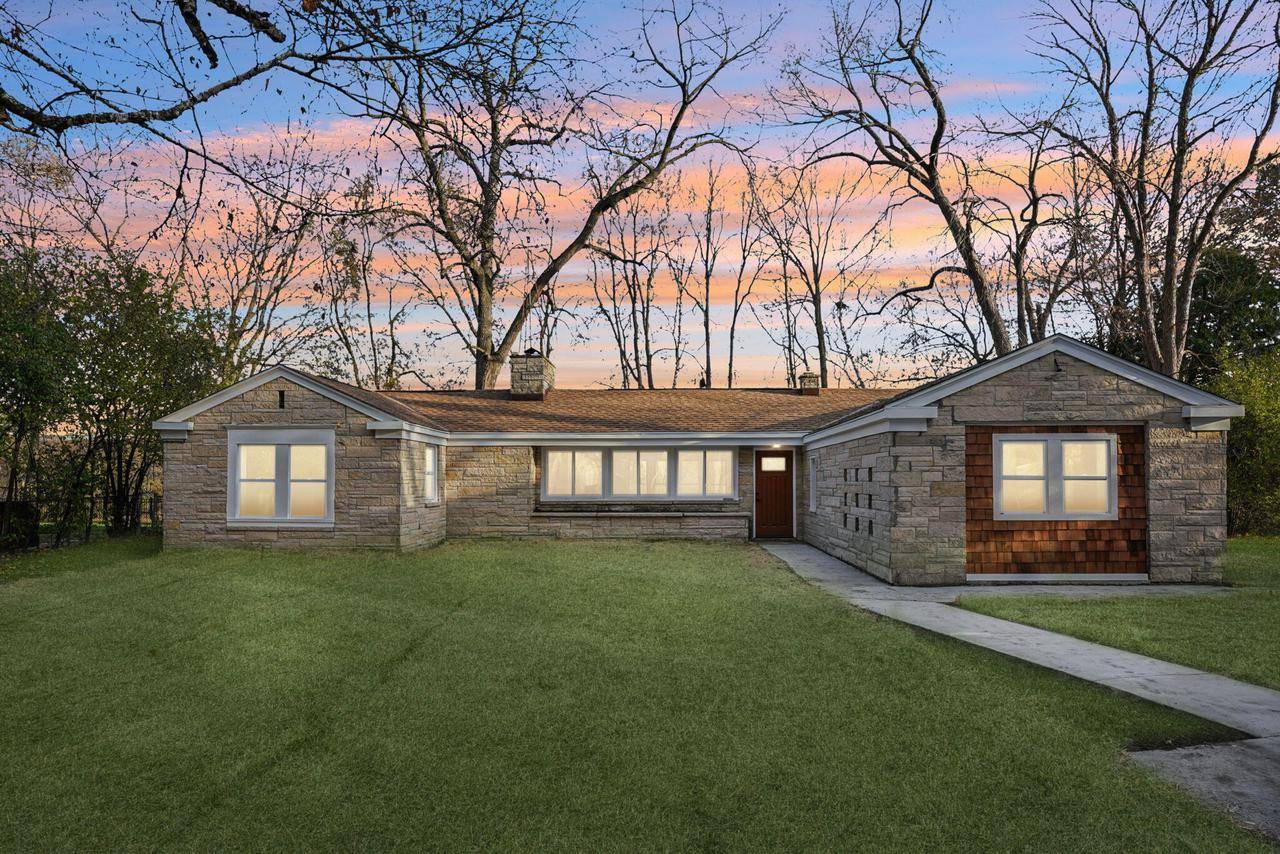 Glendale, WI 53209,5686 N River Forest DRIVE