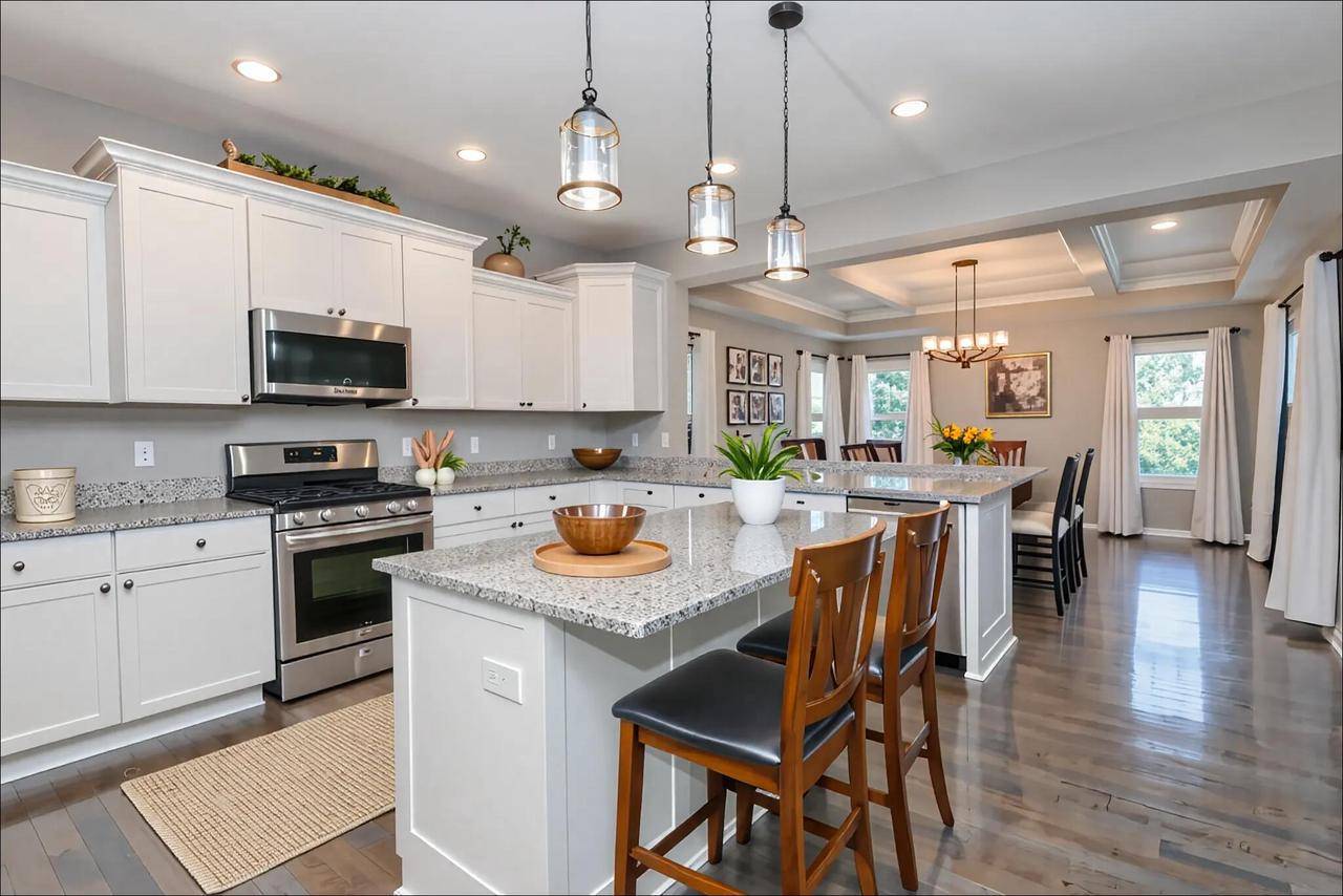 Waukesha, WI 53188,N12W29872 Southampton COURT