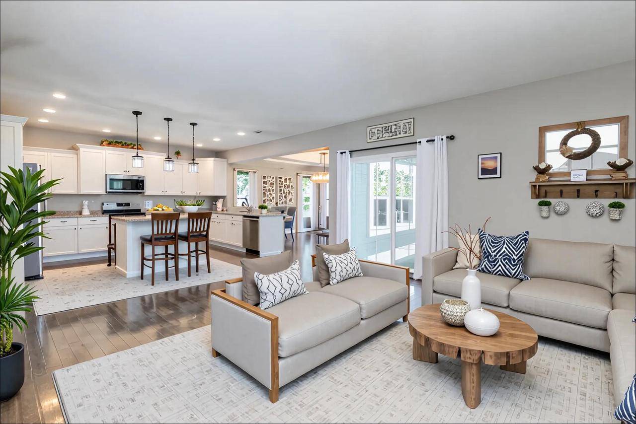 Waukesha, WI 53188,N12W29872 Southampton COURT