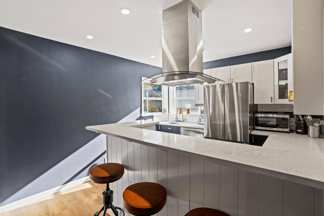 Milwaukee, WI 53207,1821 E Euclid AVENUE