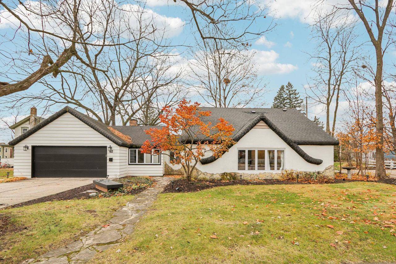 Lake Geneva, WI 53147,812 Center STREET