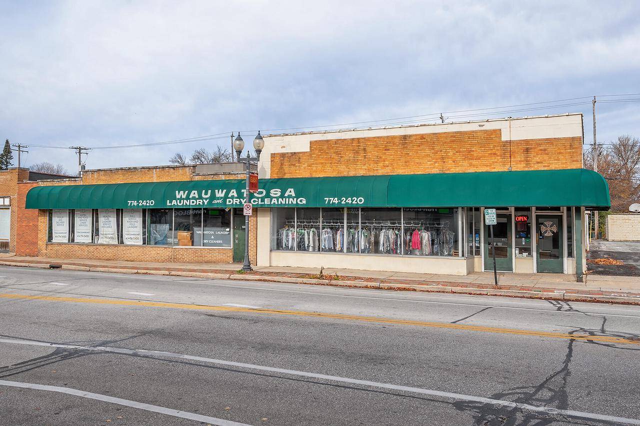 Wauwatosa, WI 53213,6718-6726 W North AVENUE