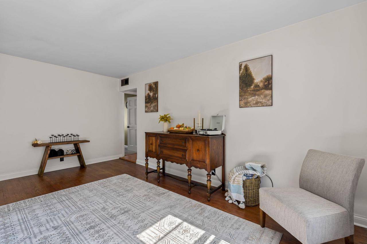 Milwaukee, WI 53221,3666 S 21st STREET