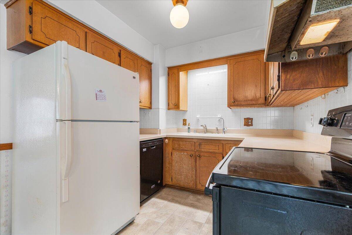 West Bend, WI 53090,900 Villa Park DRIVE