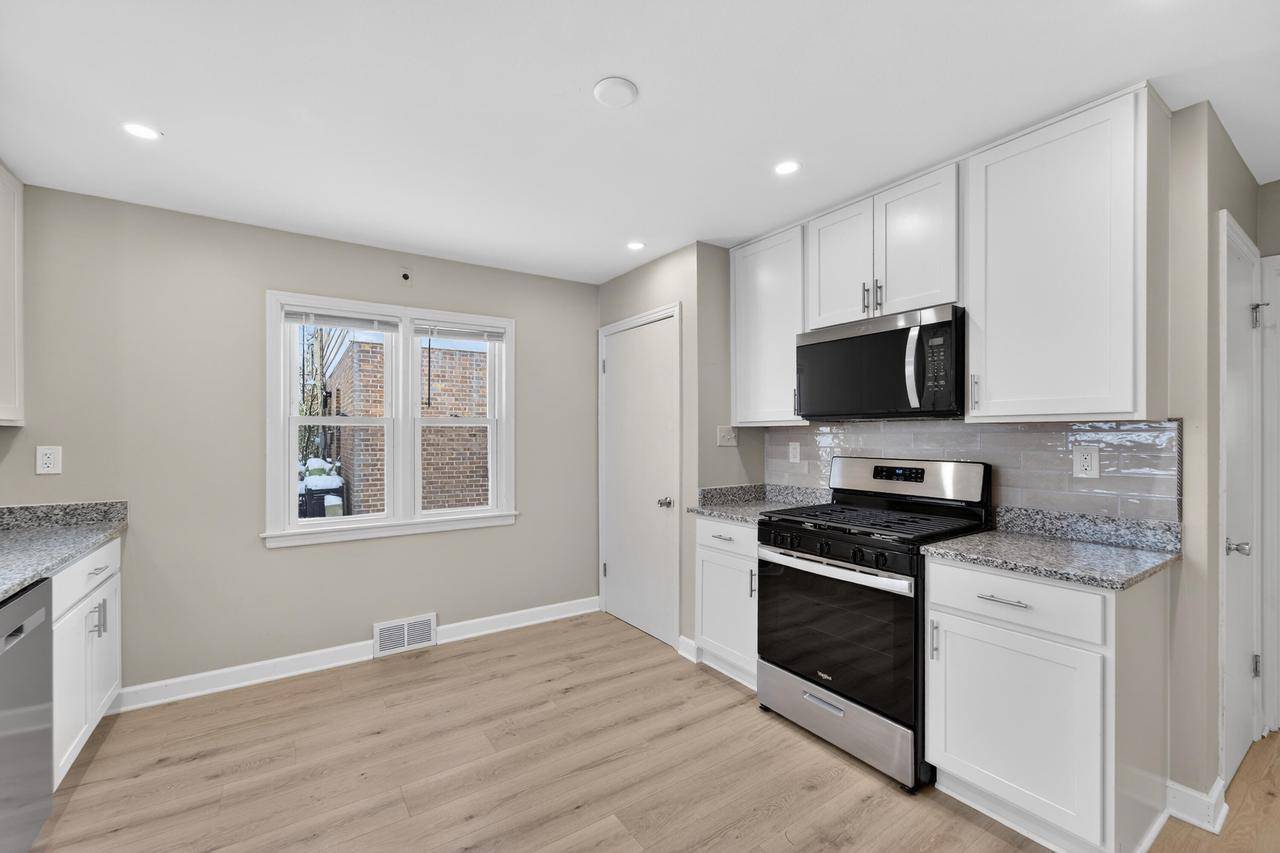 Milwaukee, WI 53219,2822 S 48th STREET