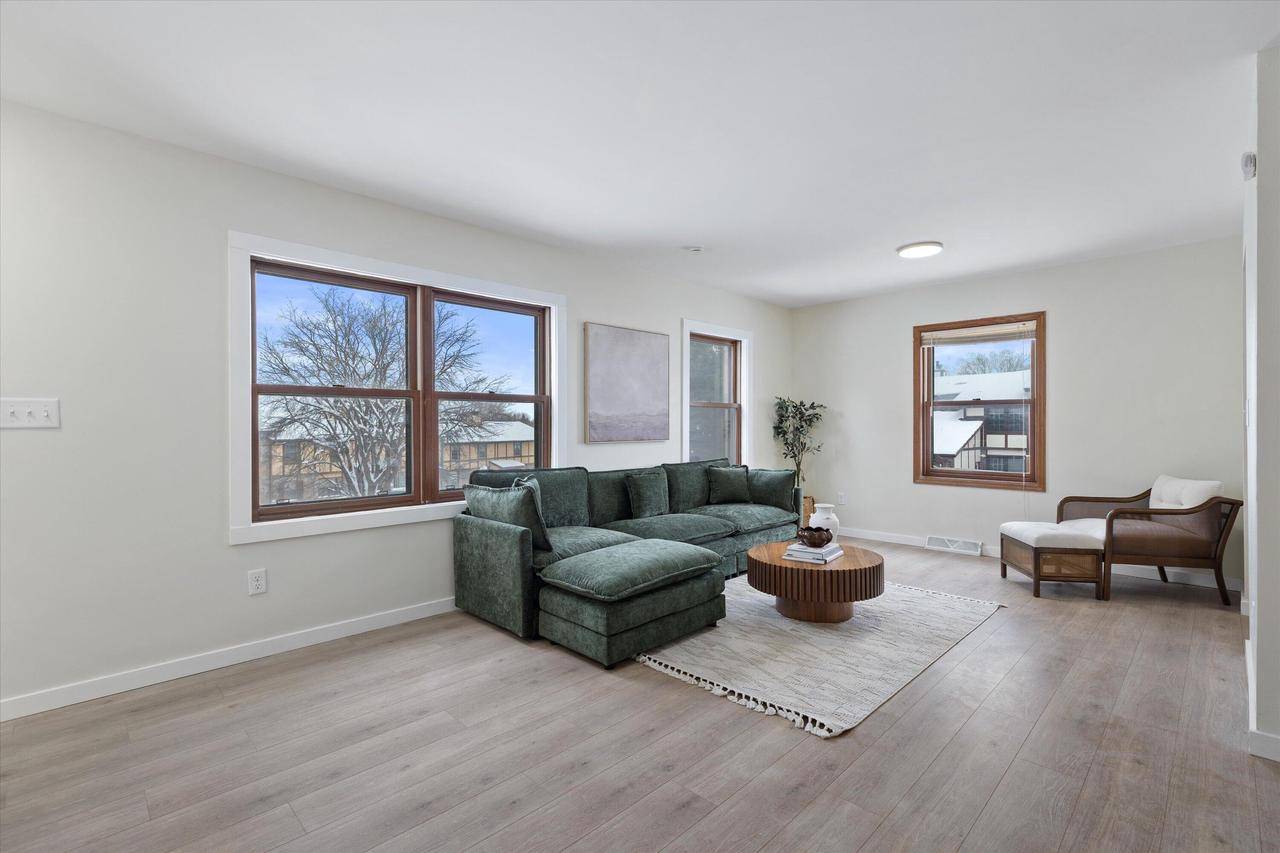 Hartland, WI 53029,530 Manchester LANE