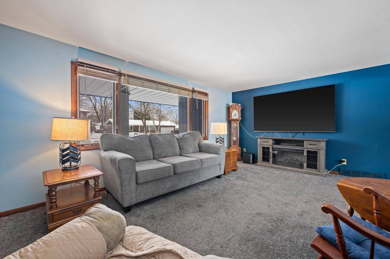 Sheboygan, WI 53081,1528 Carmen AVENUE