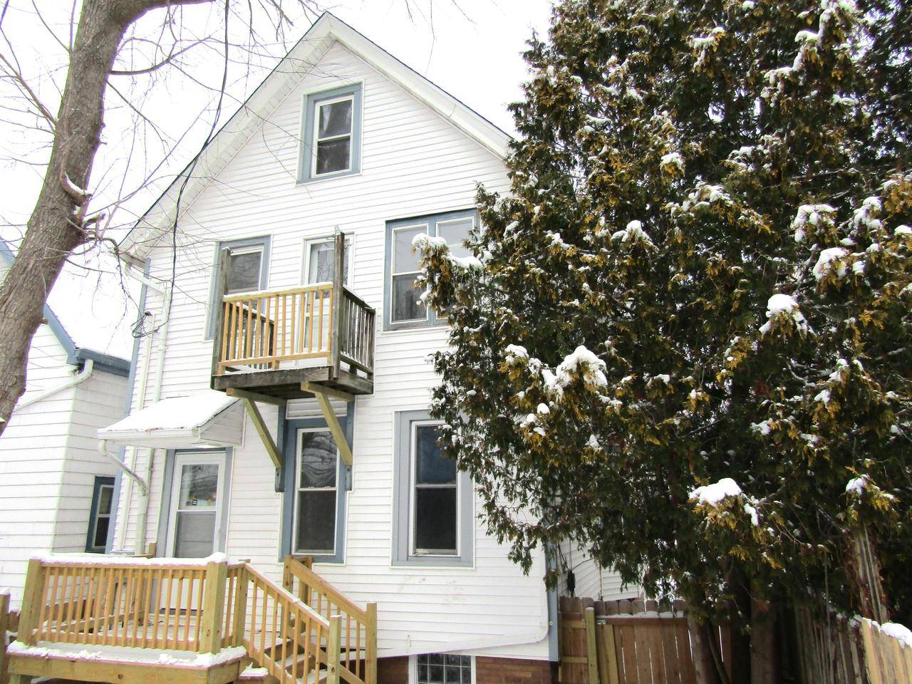 Milwaukee, WI 53211,1711 E Belleview PLACE