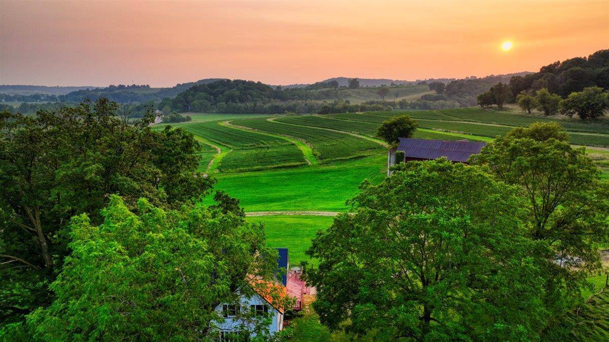 La Valle, WI 53941,E2756 Highway 58