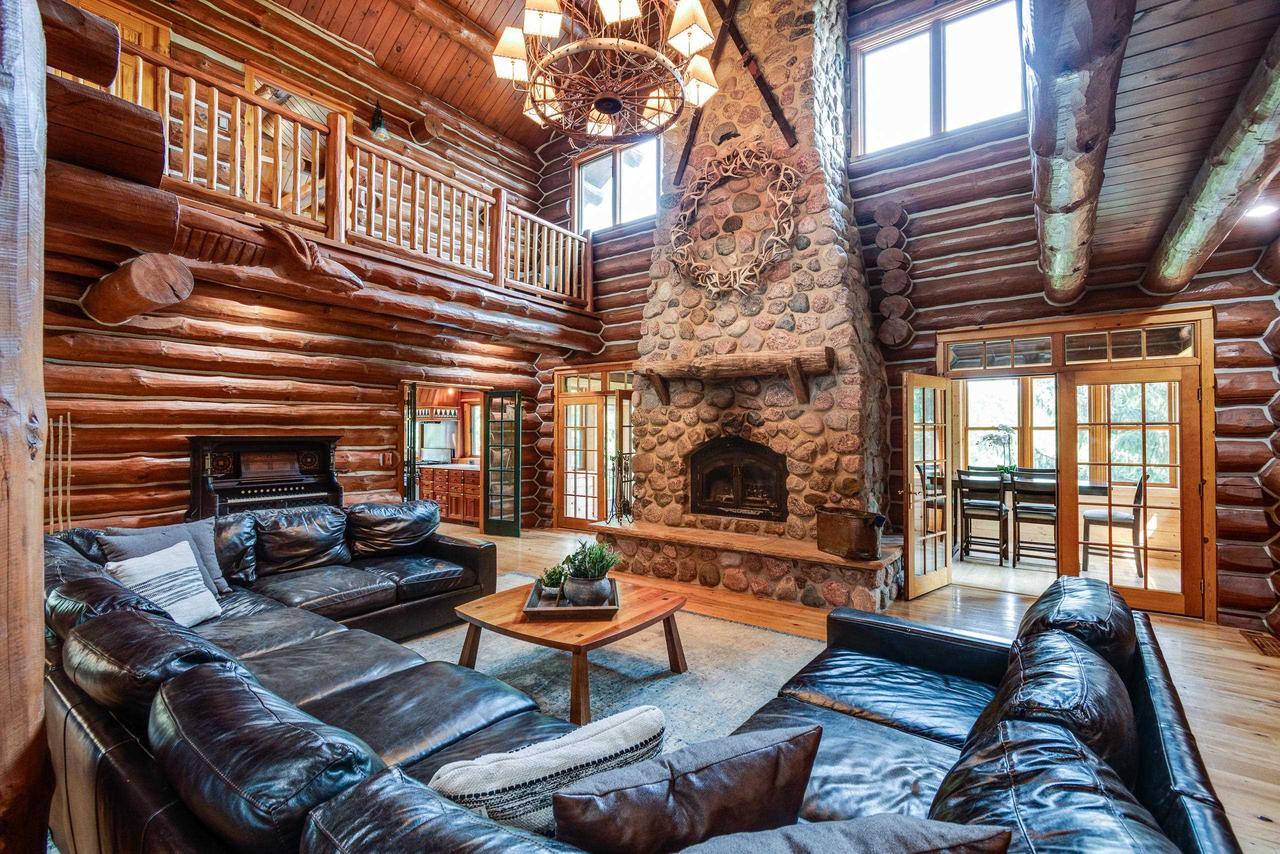 Blue Mounds, WI 53517,2195 County Road Z