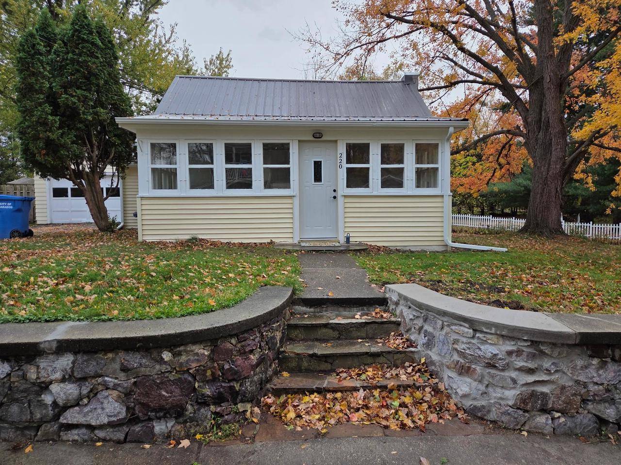 Baraboo, WI 53913,220 Elm Street