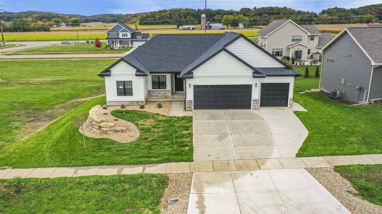 Cross Plains, WI 53528,1417 Ridgetrail Drive