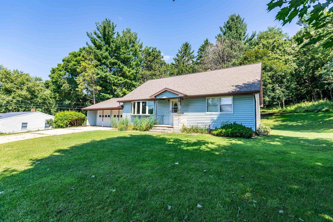 Cross Plains, WI 53528,3317 Airport Road