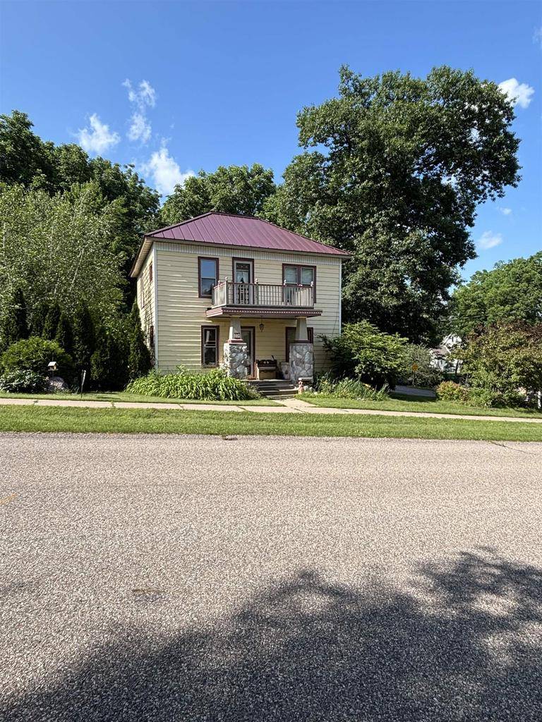 Rosholt, WI 54473,206 W RANDOLPH STREET