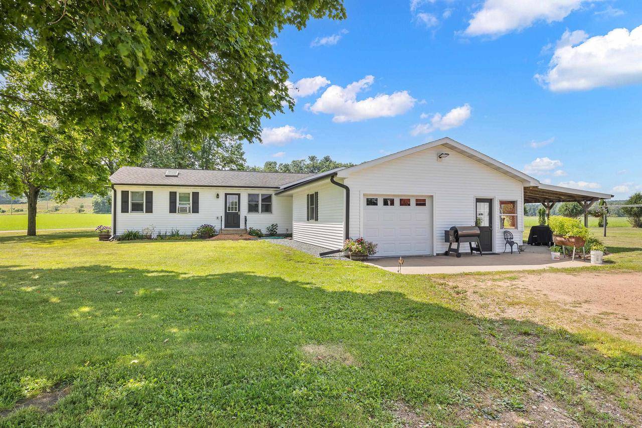 Iola, WI 54945,N8608 STRAT ROAD