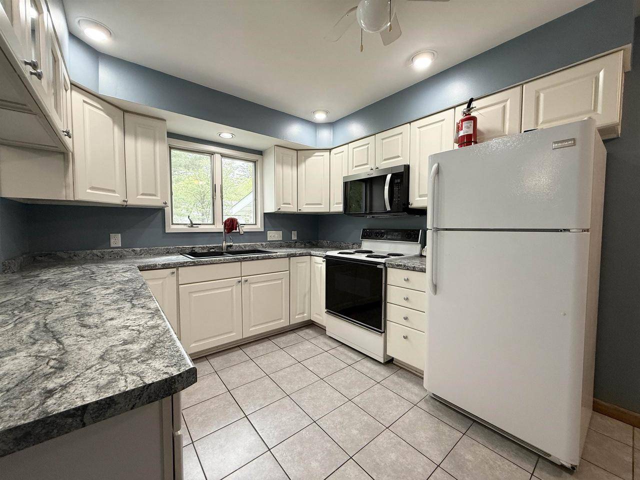 Marshfield, WI 54449,1208 E BLODGETT STREET