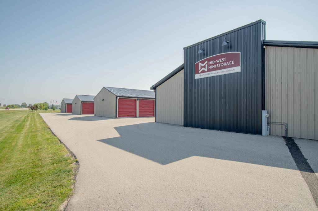 Neenah, WI 54956,215 County Road CB