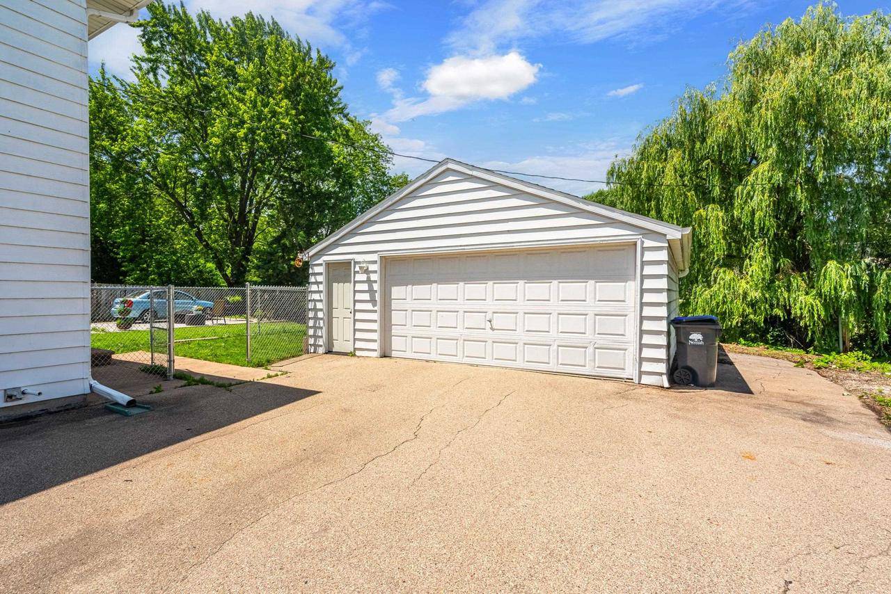 Neenah, WI 54956,1133-1135 PRIMROSE COURT