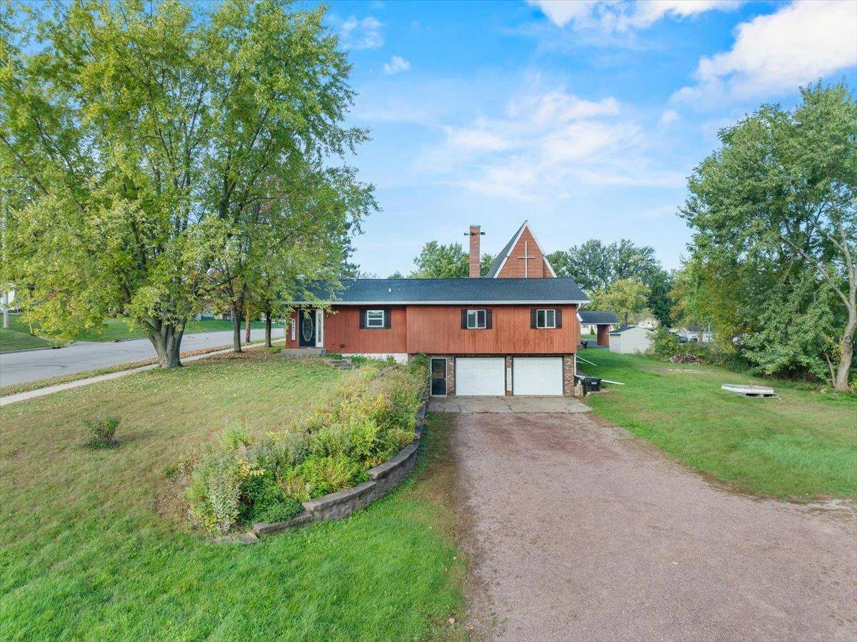 Greenwood, WI 54437,104 W BEGLEY STREET