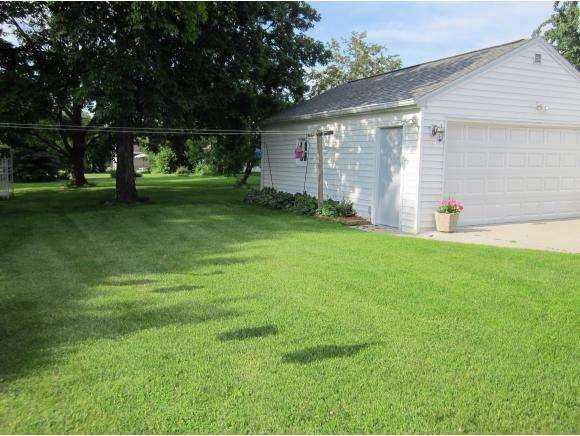 Menasha, WI 54952,436 8TH ST