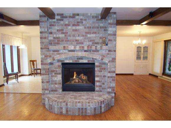 Oshkosh, WI 54901,823 LEEWARD CT