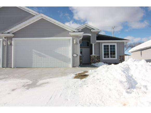 Neenah, WI 54956,102 REGENT PL