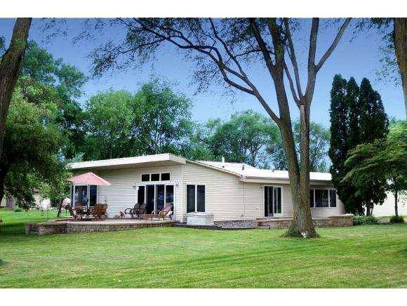 Fond Du Lac, WI 54937,N8151 LAKESHORE DR