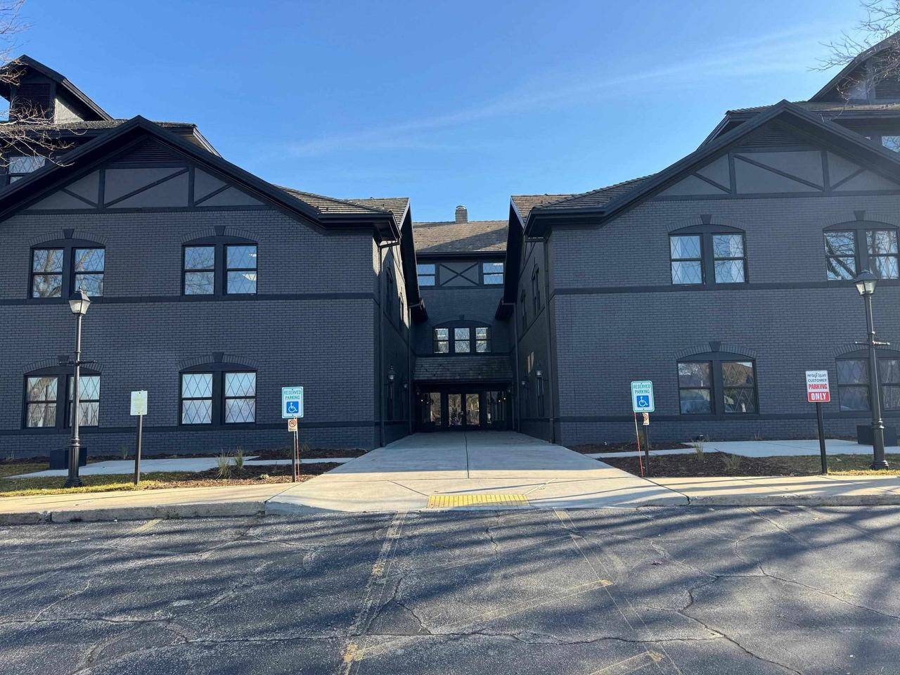 De Pere, WI 54115,301 N BROADWAY STREET