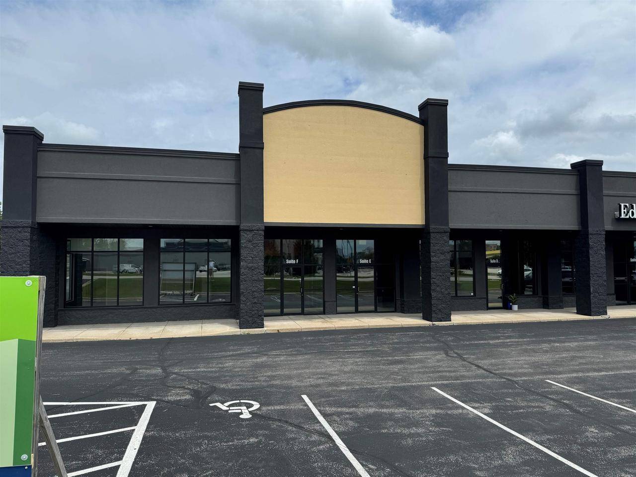 Green Bay, WI 54304,940 HANSEN ROAD