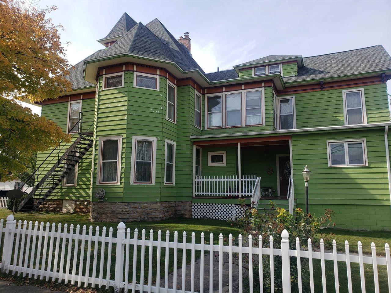 Menasha, WI 54952,360 1ST STREET