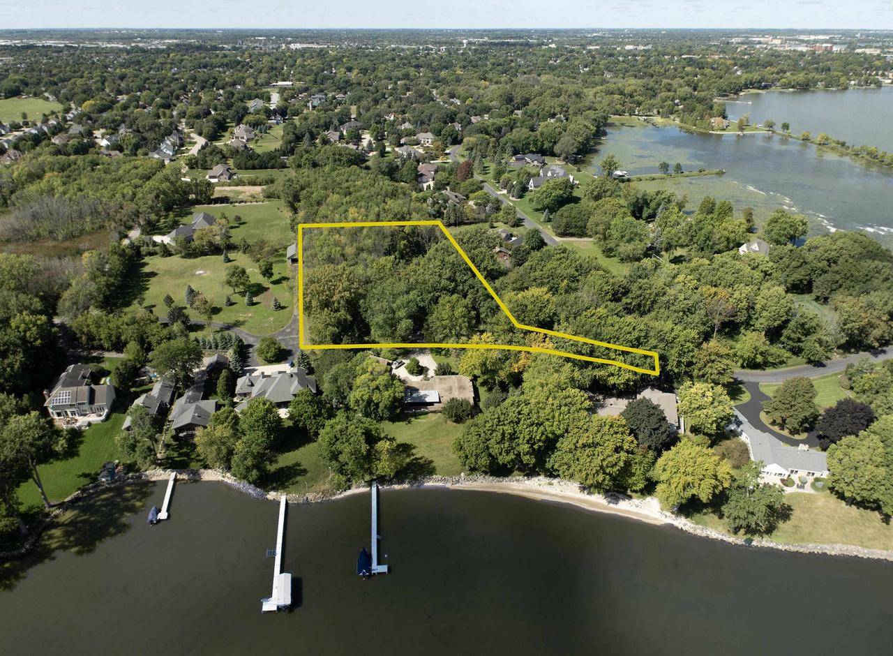 Neenah, WI 54956,LIMEKILN DRIVE