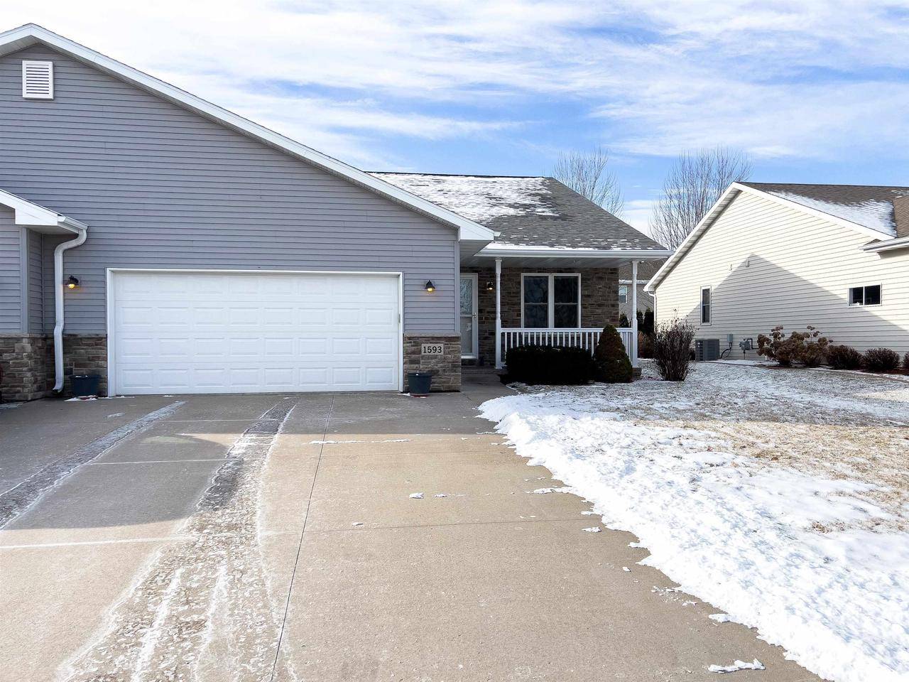 Neenah, WI 54956,1593 REDWING DRIVE