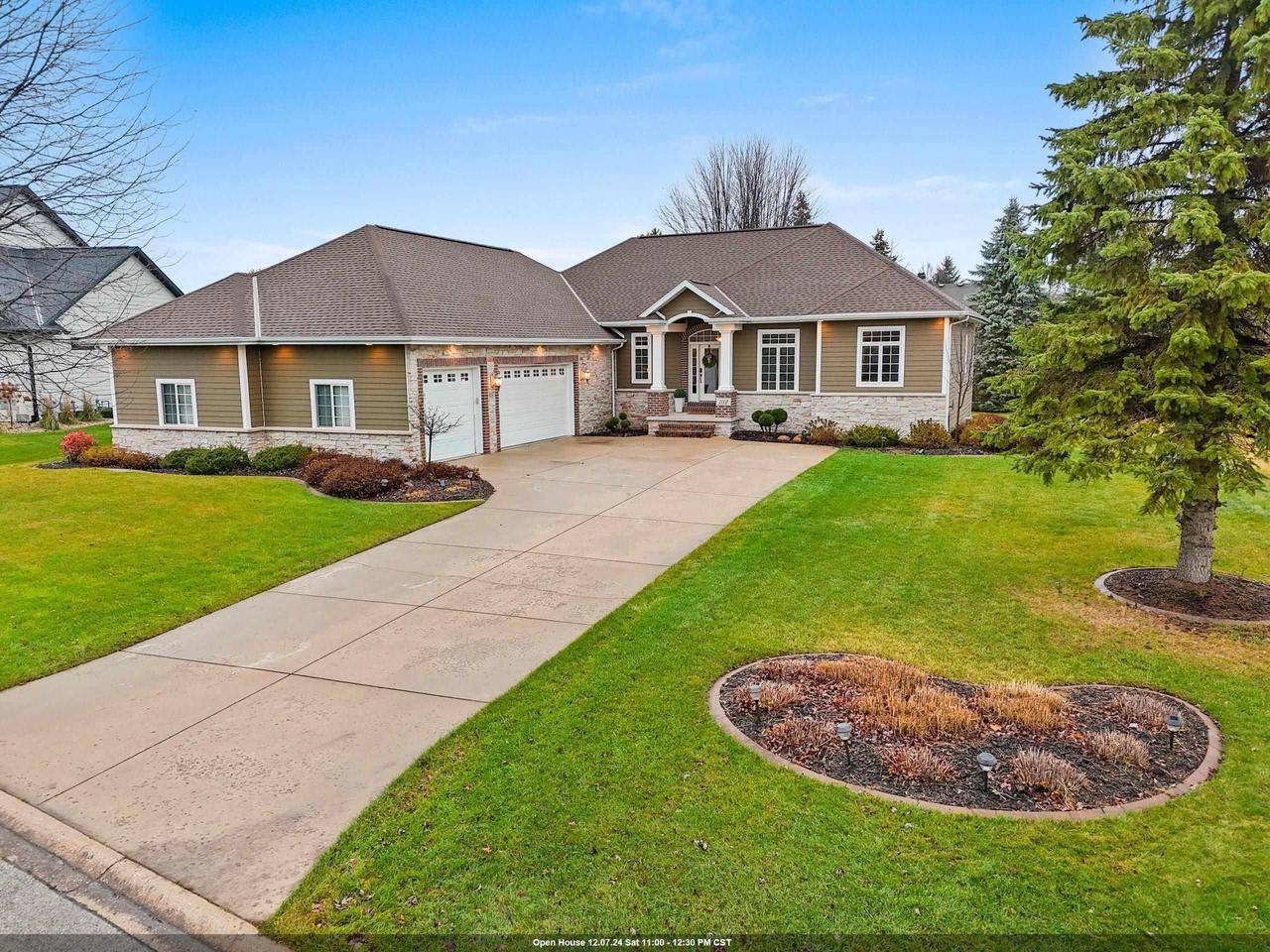 Suamico, WI 54173,1112 CROWN POINTE CIRCLE