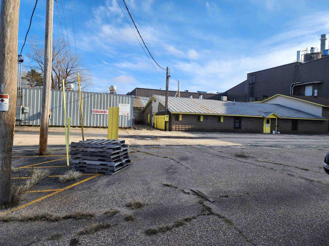 Waupaca, WI 54981,300 DE LISH US AVENUE