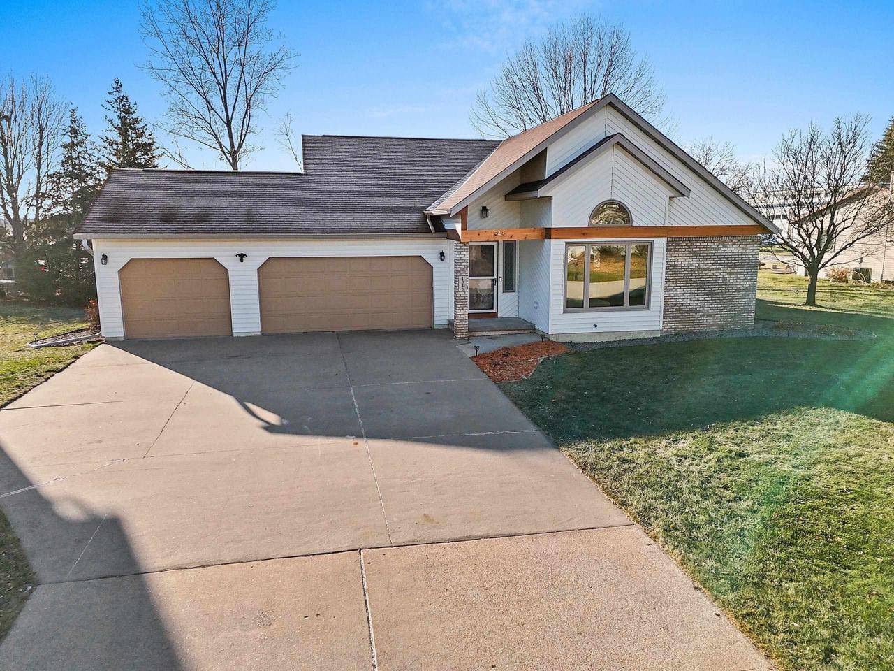 Neenah, WI 54956,1343 JULIE COURT