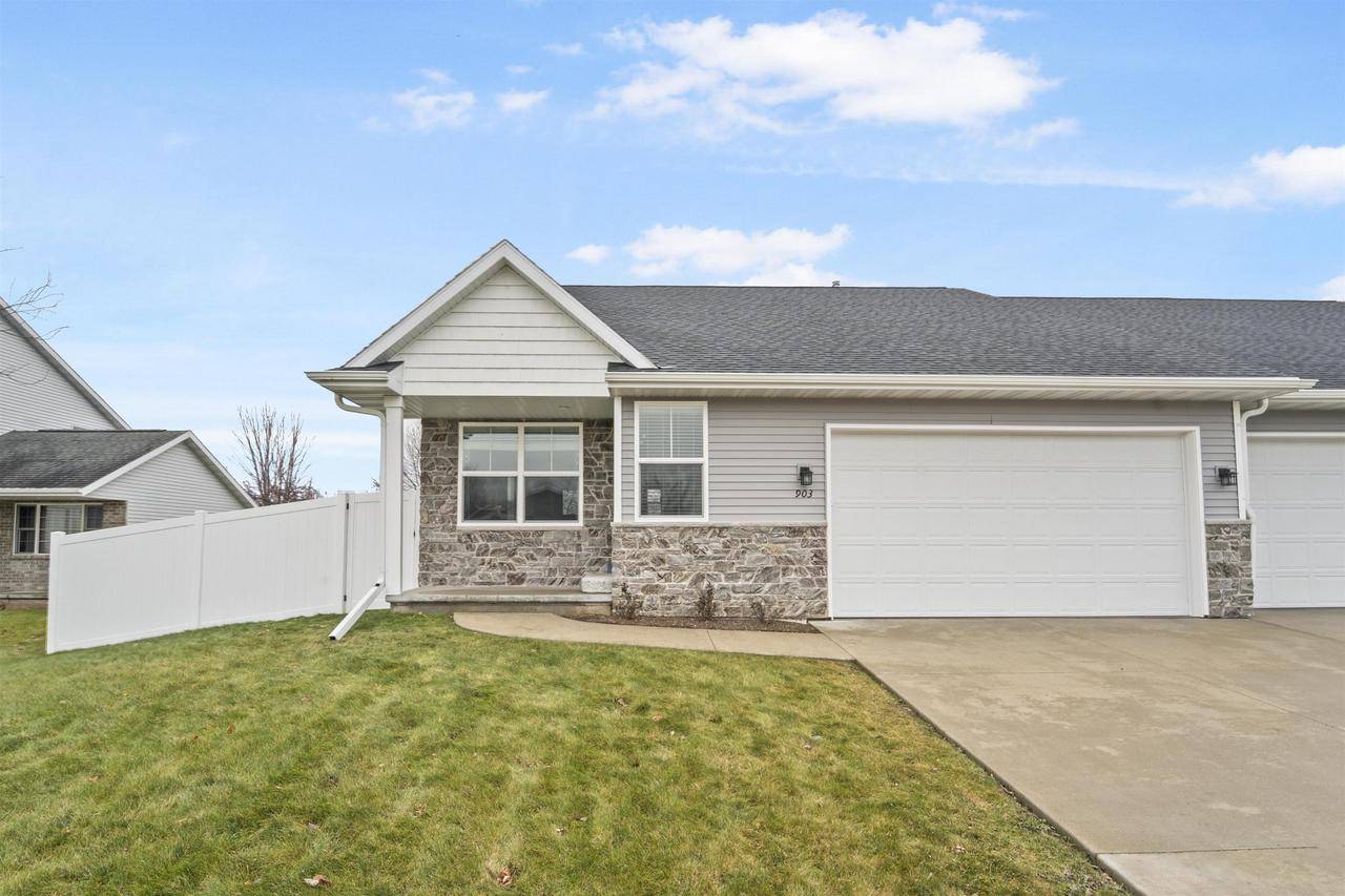 Neenah, WI 54956,903 HIGHLAND PARK ROAD