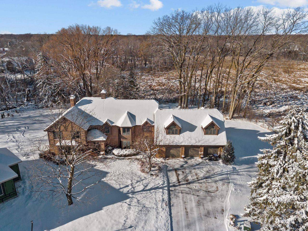 Neenah, WI 54956,704 WILDERNESS COURT