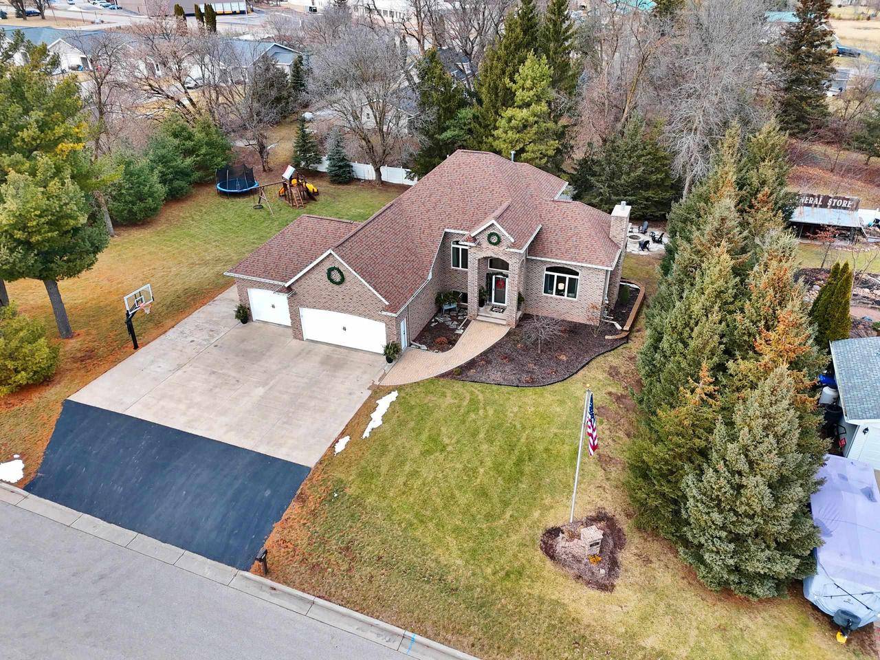 Hortonville, WI 54944,188 BROOKWOOD DRIVE