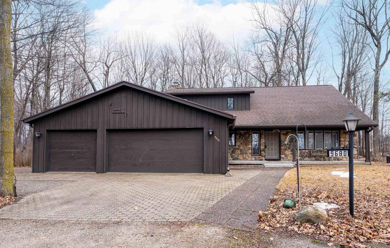 Neenah, WI 54956,9680 OAKWOOD AVENUE