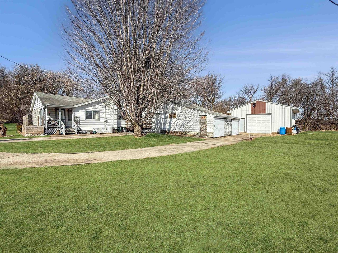 Omro, WI 54963,4924 STATE ROAD 21