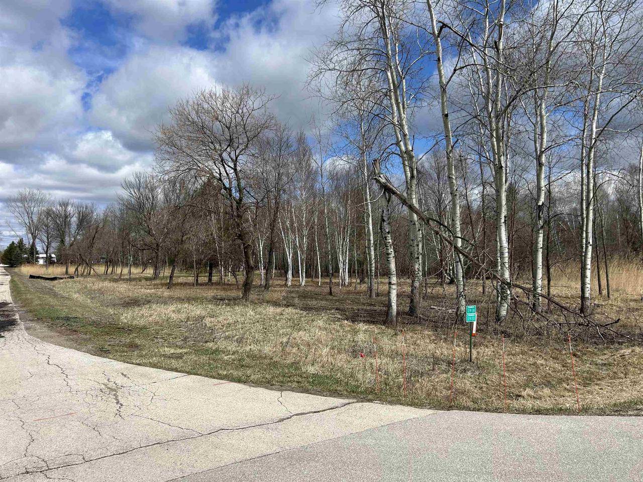 Suamico, WI 54313,2876 WHIPPOORWILL ROAD
