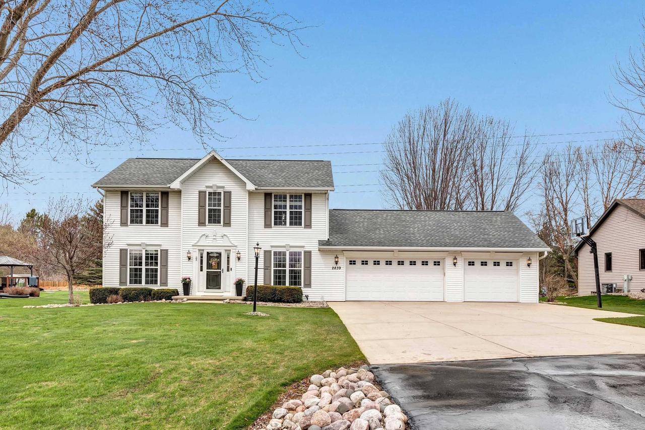 Suamico, WI 54313,2839 HAWKS NEST TRAIL