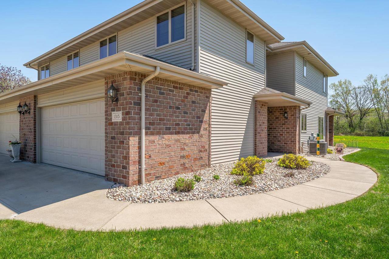 Kaukauna, WI 54130,1315 CHERRY STREET