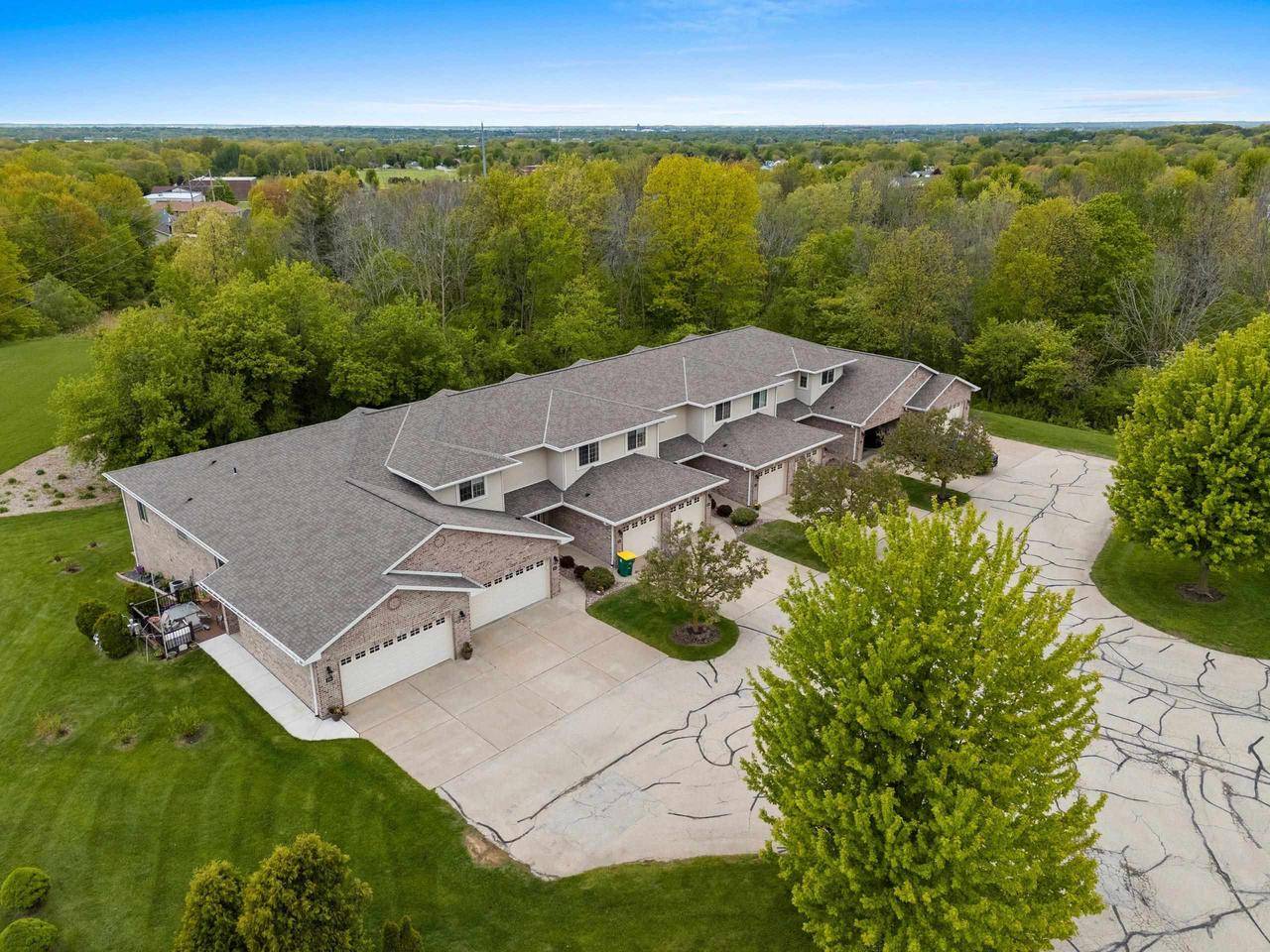 Green Bay, WI 54311,1300 ALPINE DRIVE #202