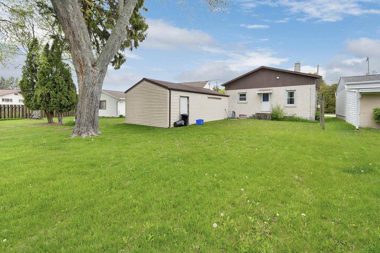 Two Rivers, WI 54241,1618 HAWTHORNE AVENUE